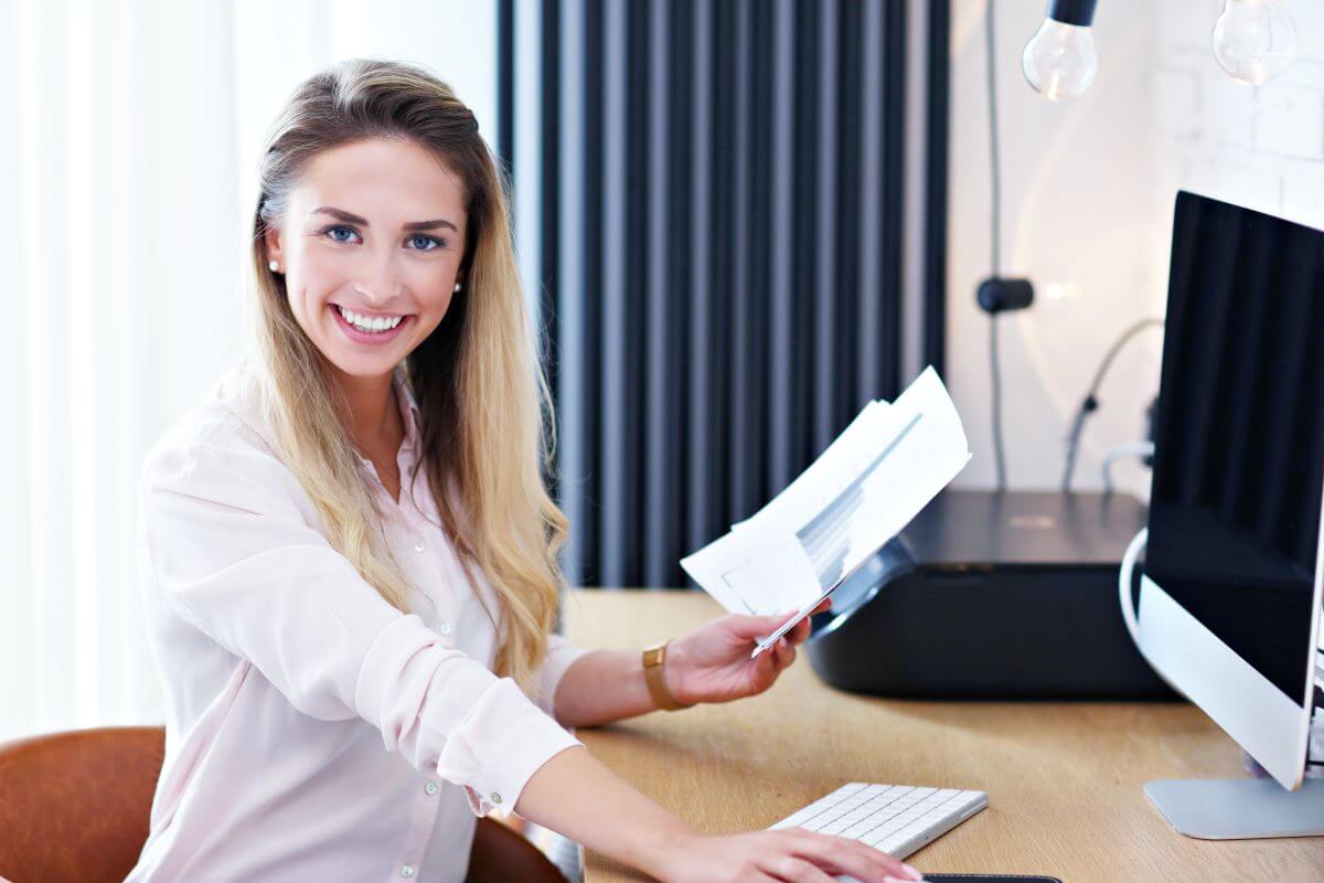 Medical Receptionist cover Letter feature image